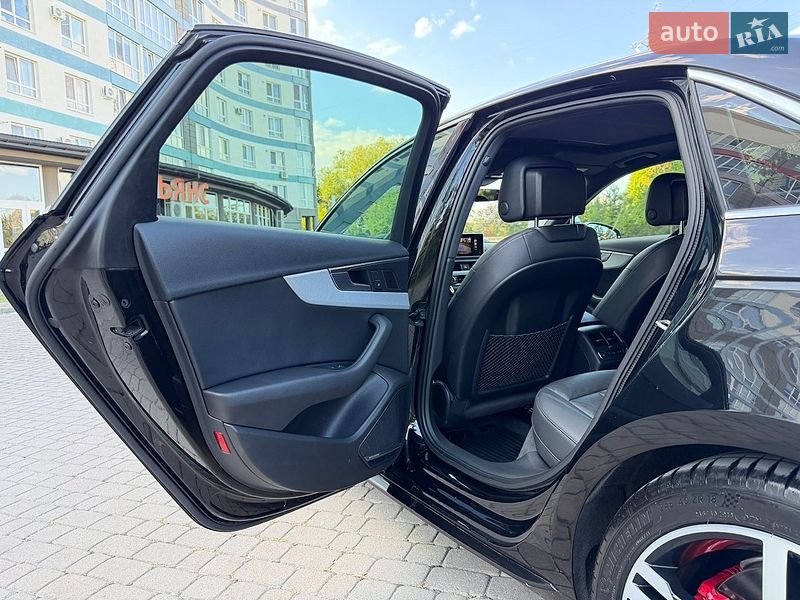Седан Audi A4 2017 в Ивано-Франковске
