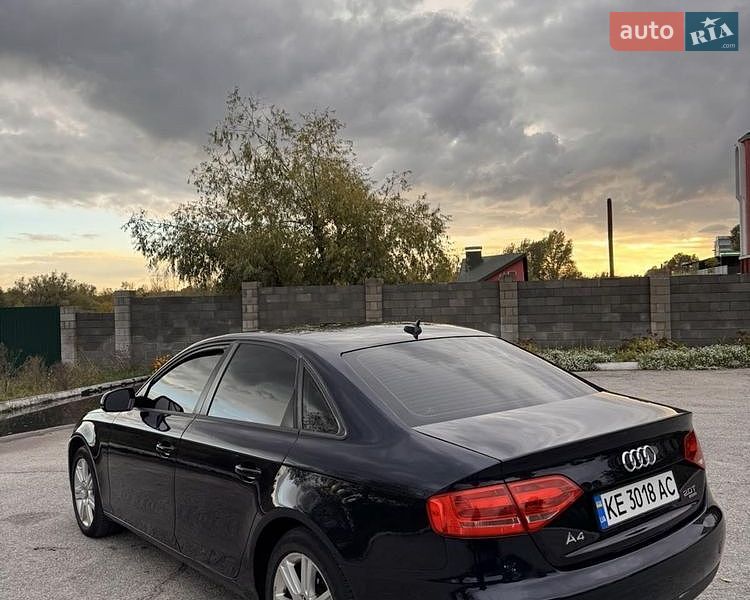 Седан Audi A4 2010 в Дніпрі
