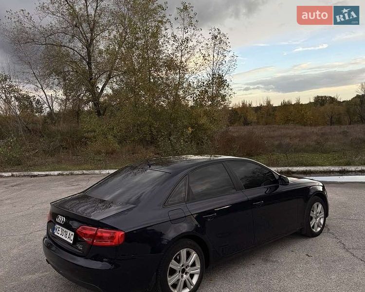 Седан Audi A4 2010 в Дніпрі