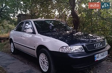 Седан Audi A4 1995 в Павлограді