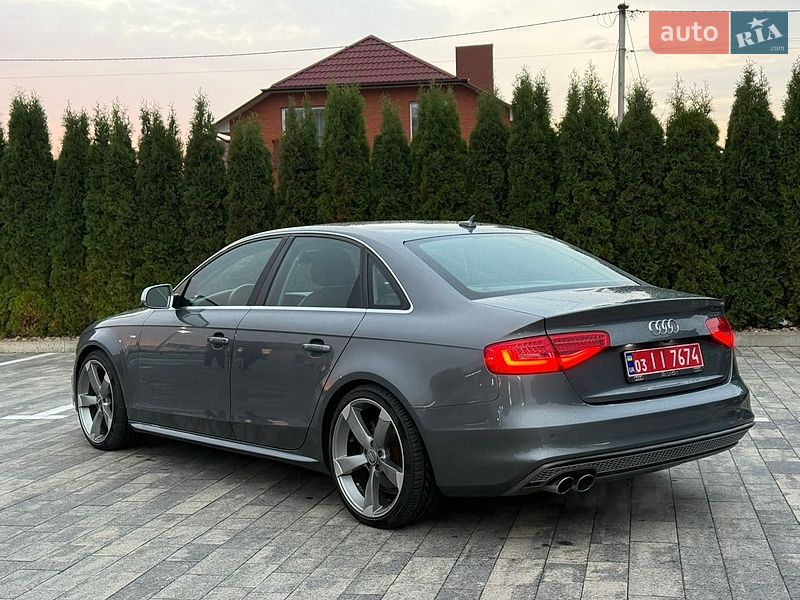 Седан Audi A4 2015 в Луцке
