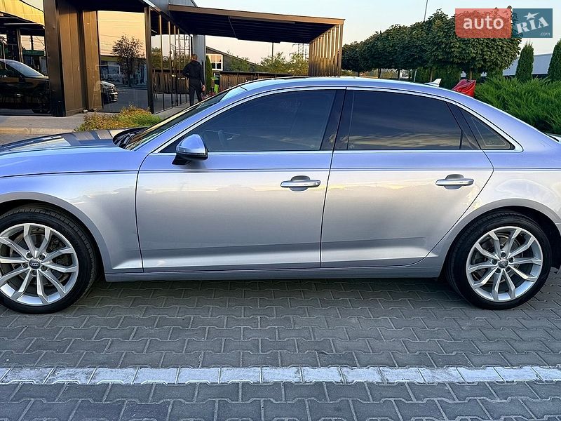 Седан Audi A4 2018 в Тернополі