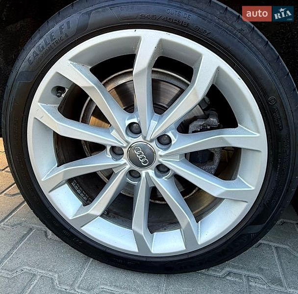 Седан Audi A4 2018 в Тернополі
