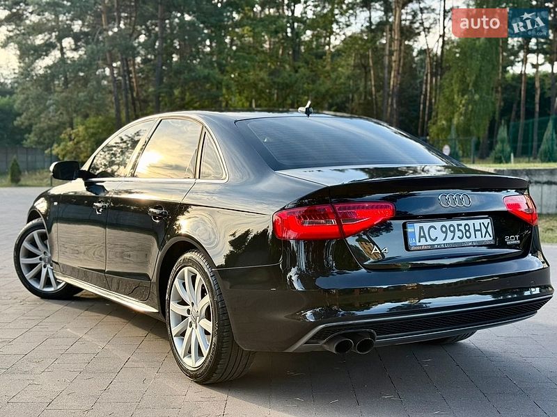 Седан Audi A4 2015 в Львове