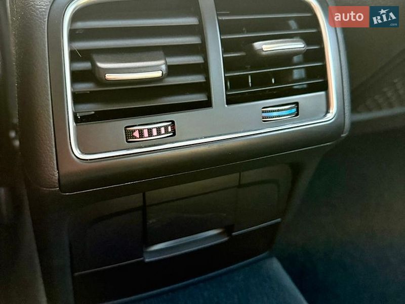 Седан Audi A4 2015 в Львове