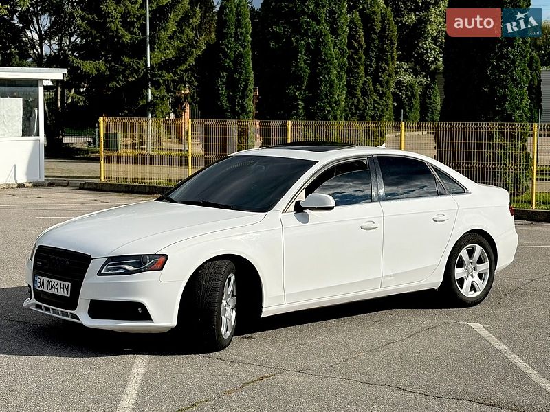 Седан Audi A4 2011 в Александрие
