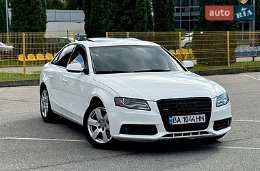 Седан Audi A4 2011 в Александрие