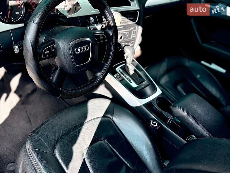 Седан Audi A4 2011 в Александрие