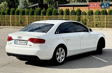 Седан Audi A4 2011 в Александрие