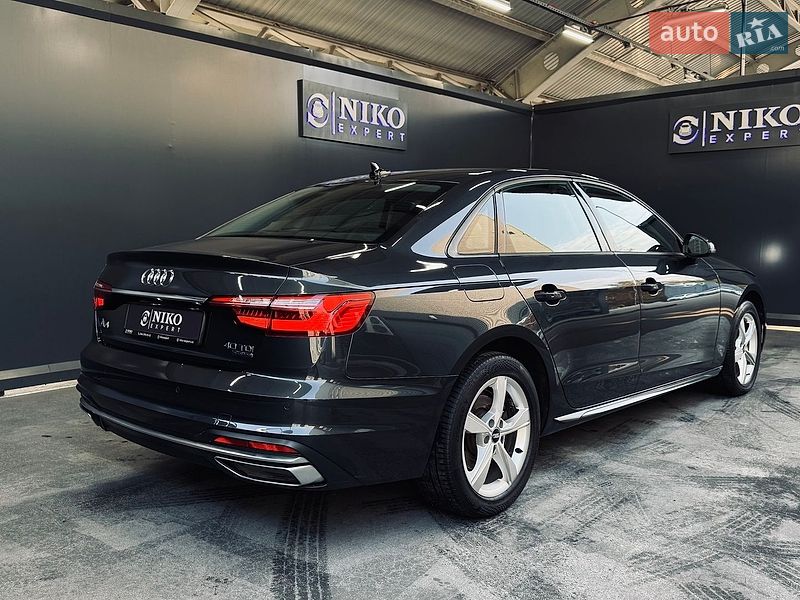 Седан Audi A4 2021 в Киеве