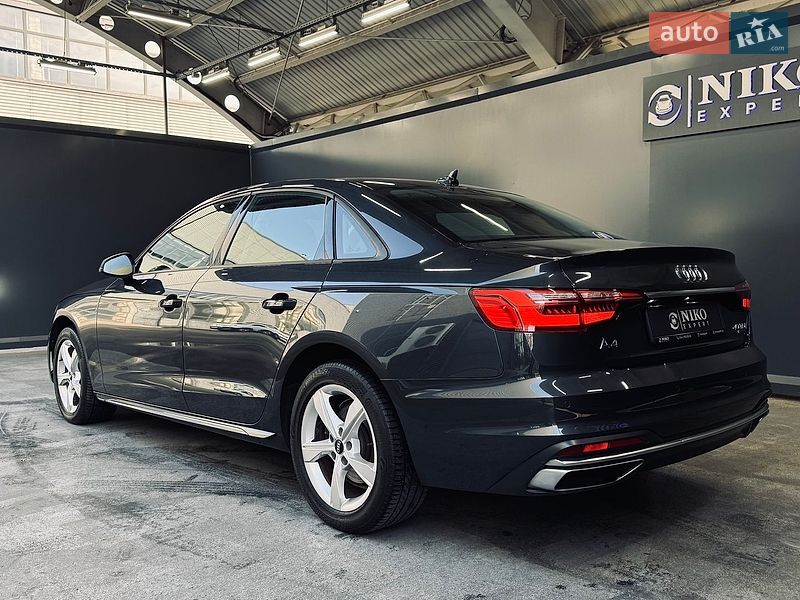 Седан Audi A4 2021 в Киеве