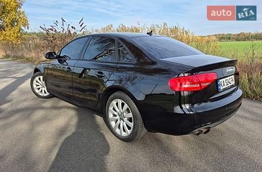 Седан Audi A4 2012 в Мені