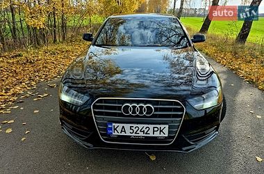 Седан Audi A4 2012 в Мені