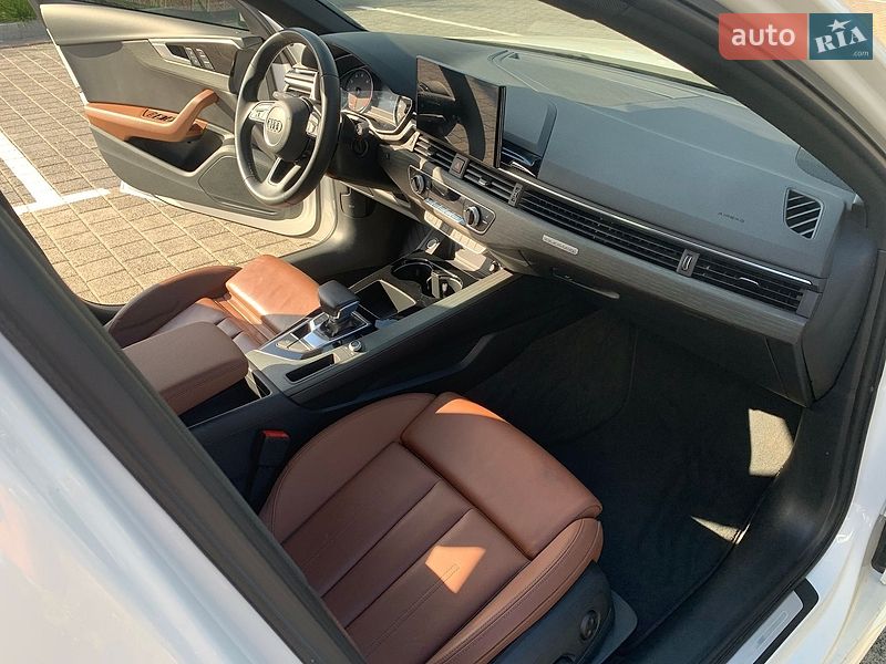 Седан Audi A4 2022 в Киеве