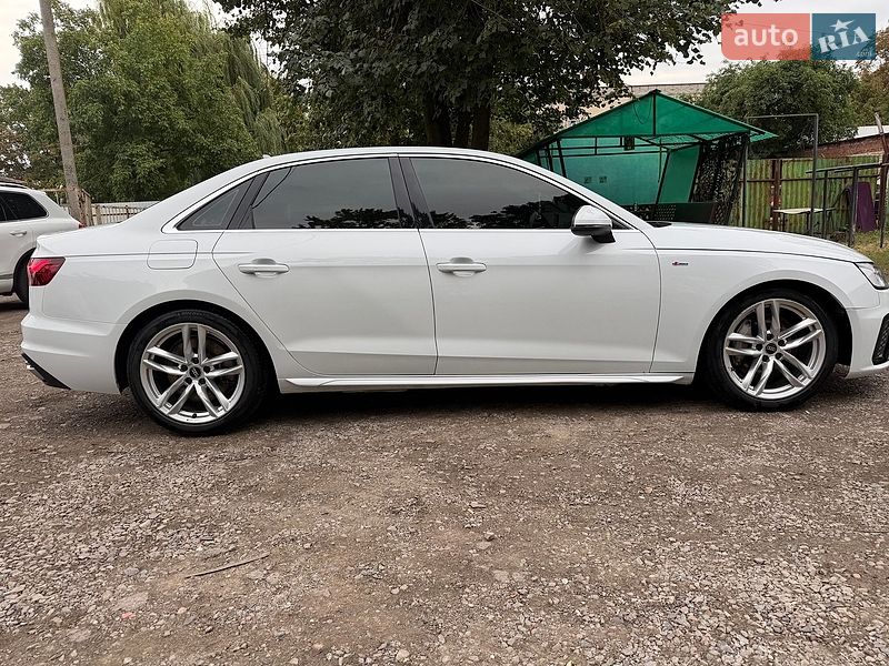 Седан Audi A4 2020 в Киеве