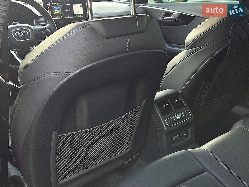 Седан Audi A4 2021 в Гостомеле