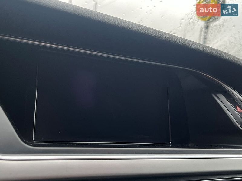 Седан Audi A4 2013 в Стрию