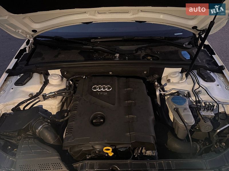 Седан Audi A4 2014 в Хирові