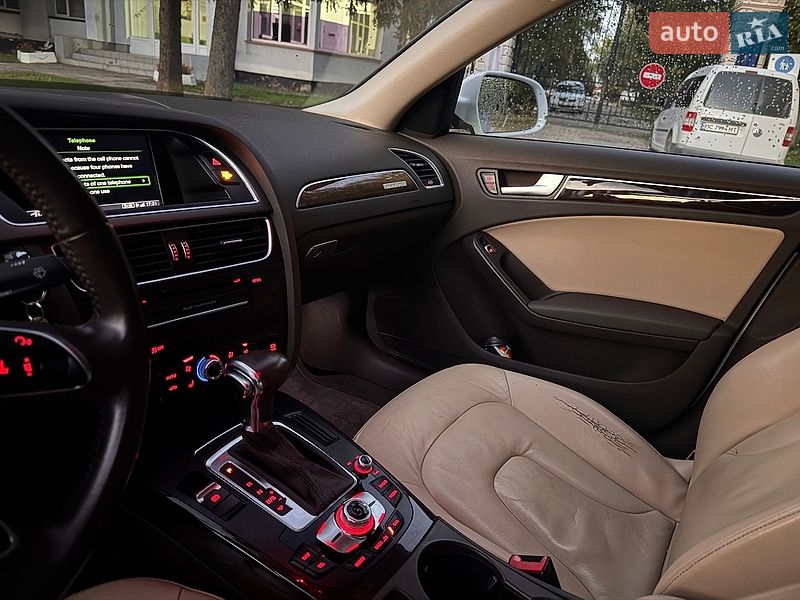 Седан Audi A4 2014 в Хирові