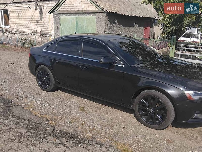 Седан Audi A4 2012 в Первомайске