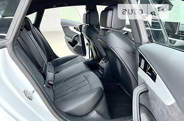 Ліфтбек Audi A5 2022 в 