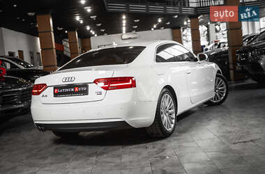 Купе Audi A5 2011 в 