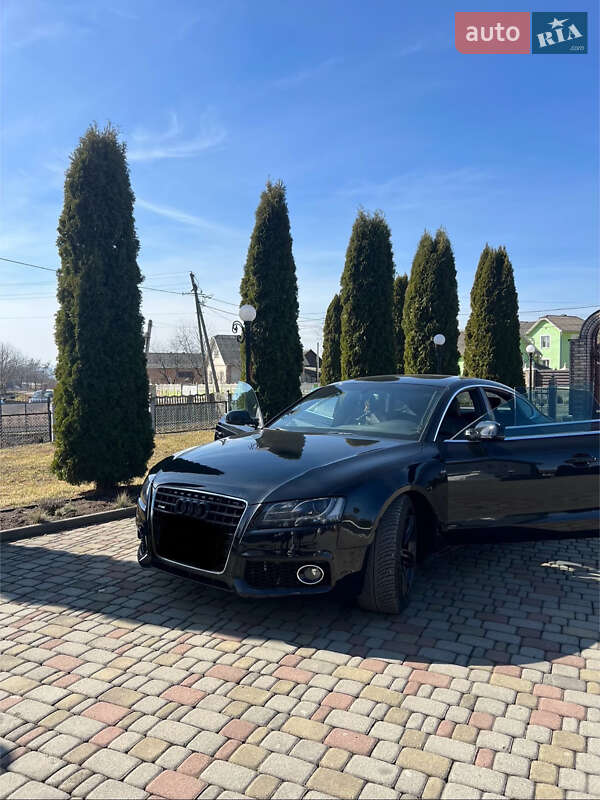 Купе Audi A5 2011 в Чернівцях