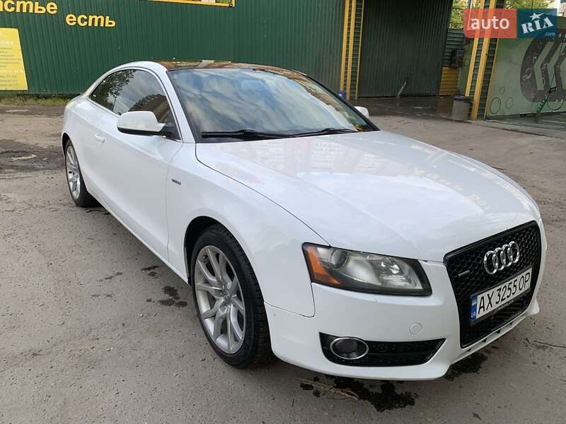 Купе Audi A5 2010 в 