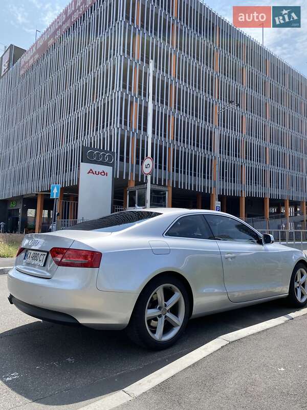 Купе Audi A5 2010 в 