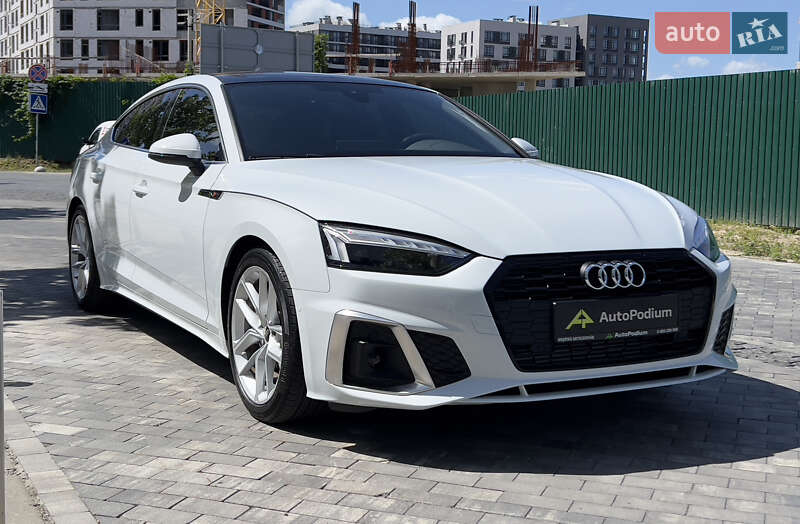 Купе Audi A5 2023 в 