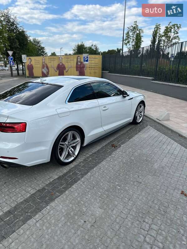 Купе Audi A5 2017 в Киеве
