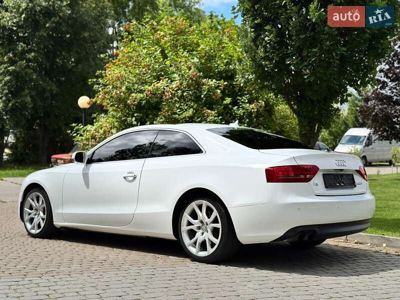 Купе Audi A5 2011 в Львове