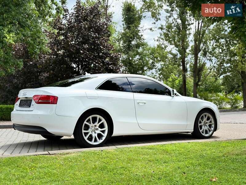 Купе Audi A5 2011 в Львове