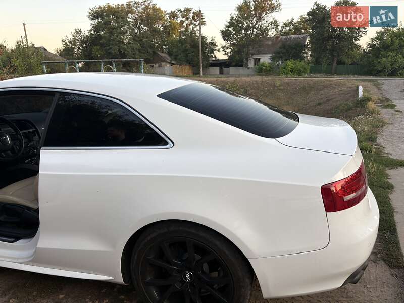 Купе Audi A5 2010 в Днепре