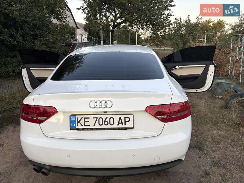 Купе Audi A5 2010 в Днепре