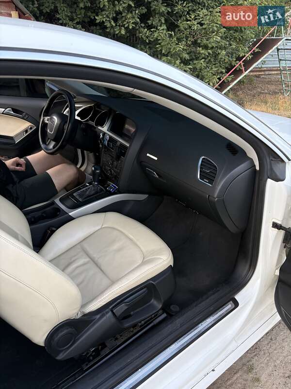 Купе Audi A5 2010 в Днепре