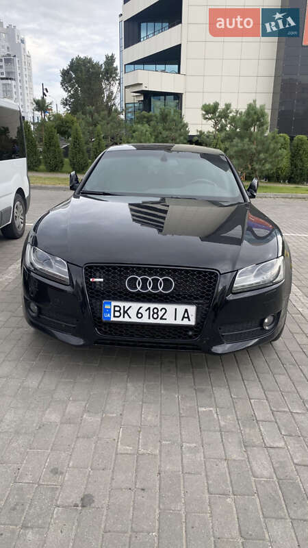Купе Audi A5 2010 в 