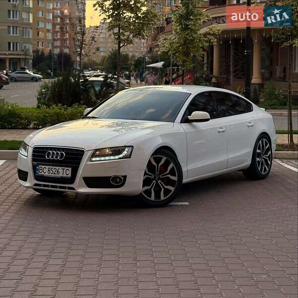 Купе Audi A5 2010 в 