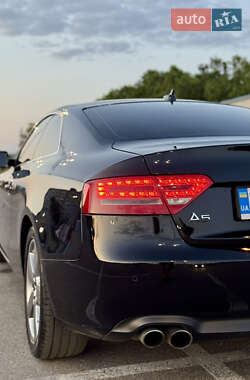 Купе Audi A5 2010 в 