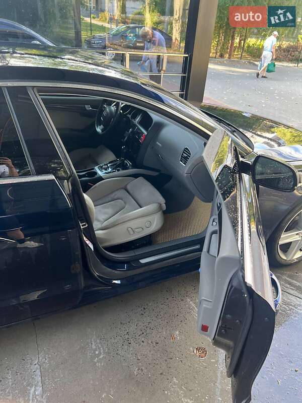Купе Audi A5 2010 в Днепре
