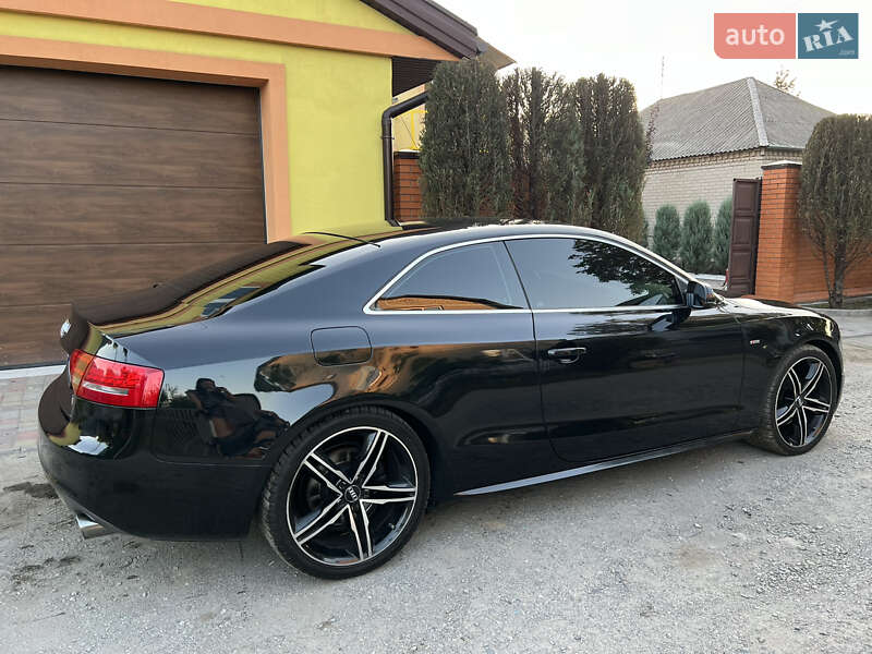Купе Audi A5 2010 в Дніпрі