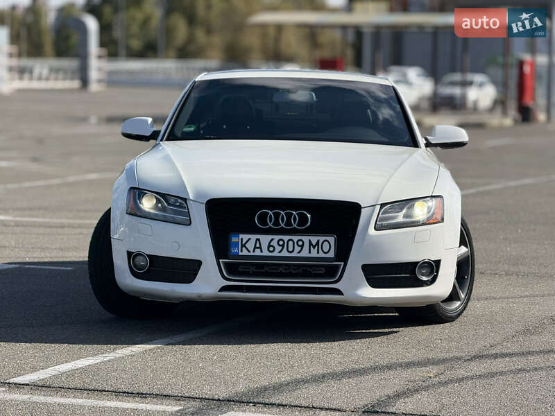 Купе Audi A5 2011 в 