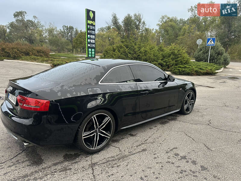 Купе Audi A5 2010 в Днепре