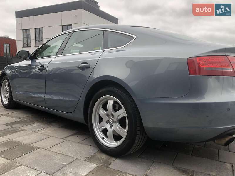 Купе Audi A5 2009 в Петропавловской Борщаговке