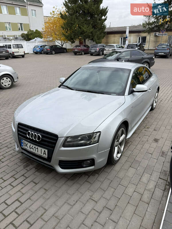 Купе Audi A5 2011 в 