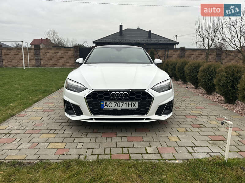 2021 Audi A5, VIN WAUDACF59MA055644:plate — zdjęcie 1 (autoria)