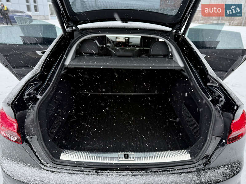 Лифтбек Audi A5 2022 в Днепре