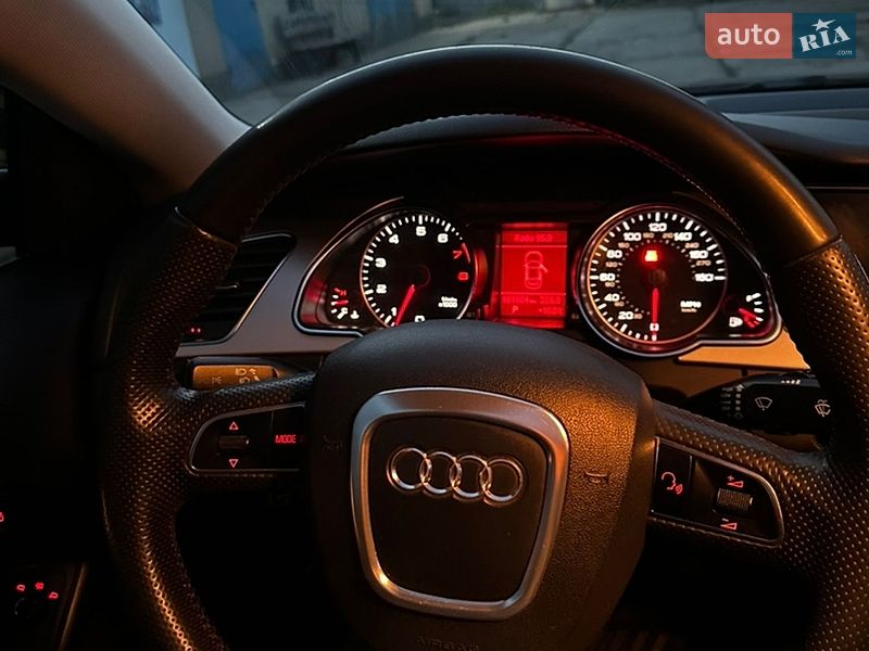 Купе Audi A5 2011 в Тарутиному
