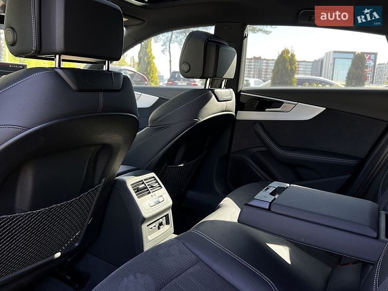 Лифтбек Audi A5 2023 в Львове