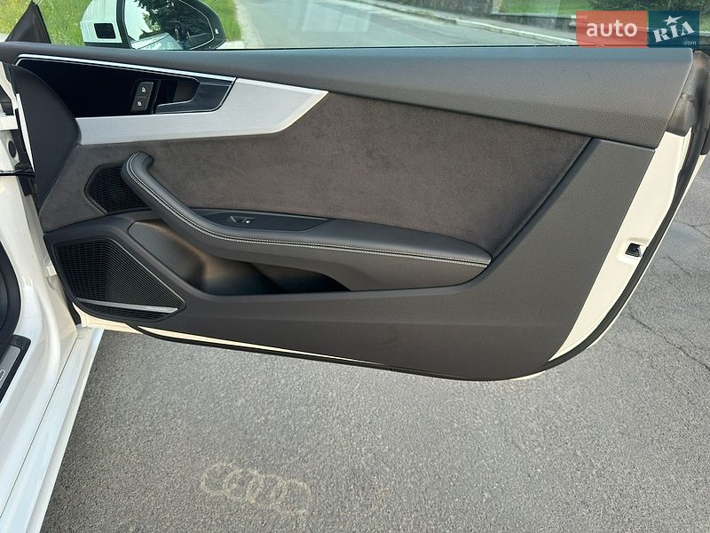 Купе Audi A5 2023 в Киеве